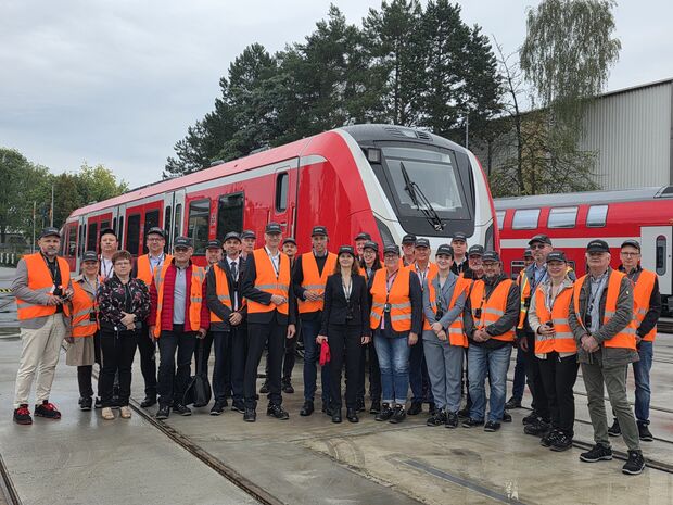 Treffen der Parlamentarier im ALSTOM-Werk Bautzen © ALSTOM Treffen der Parlamentarier im ALSTOM-Werk Bautzen © ALSTOM