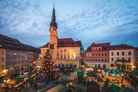 Hauptmarkt mit Rathaus