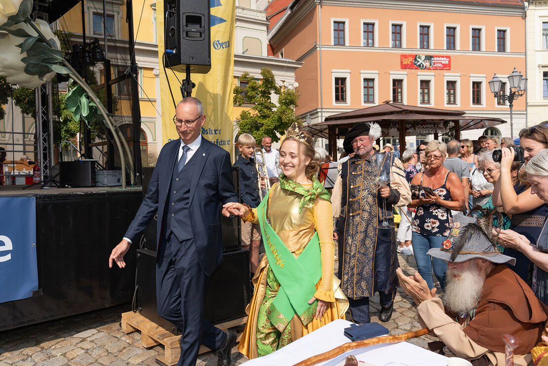 Krönung der Senfkönigin