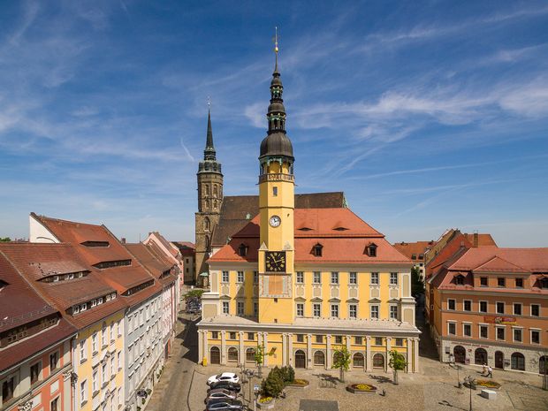 Rathaus Bautzen mit Dom St. Petri