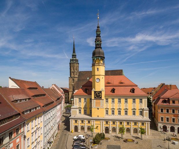 Rathaus Bautzen mit Dom St. Petri