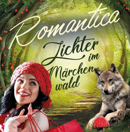 Motiv Romantica 2019 Frau mit Einkaufstasche im Vordergrund im Hintergrund Wald und ein Wolf
