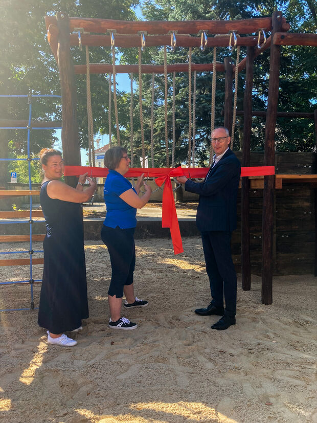Einweihung Bewegungs- und Naturbereich auf dem Schulhof des Philipp-Melanchthon-Gymnasiums