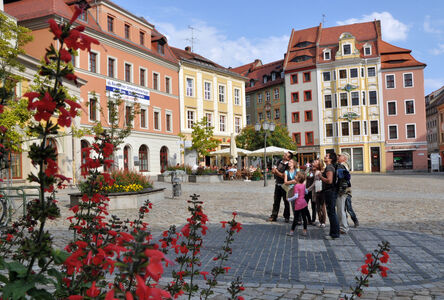 Familie auf dem Hauptmarkt in Bautzen