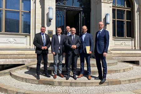 Bundesministerium für Digitales und Verkehr v.l. Udo Witschas, Torsten Herbst, Sven Gabriel, Octavian Ursu, Stephan Meyer und Karsten Vogt