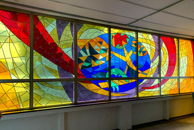 Glaskunstfenster buntes Farbglasfensterbild