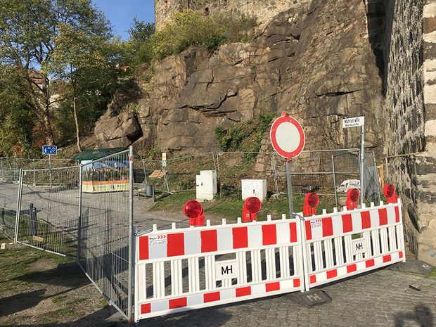 Sperrung der Mühlstraße unterhalb der Alten Wasserkunst Sperrung der Mühlstraße unterhalb der Alten Wasserkunst für den Durchgangsverkehr