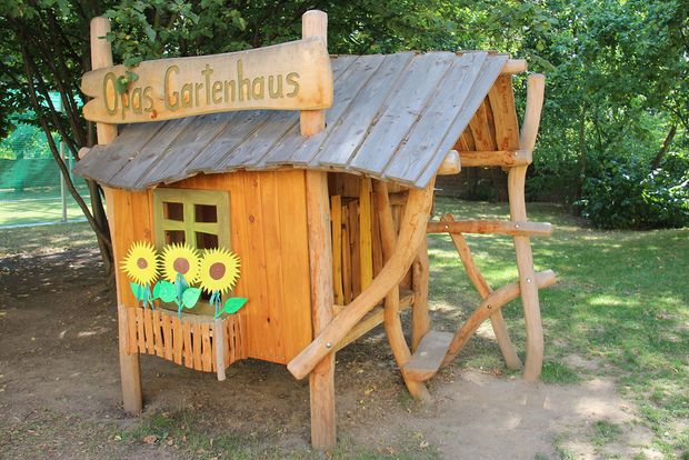 Aus Holz gebaute kleine Hütte