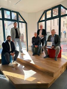 v.l.n.r. Erik Weidner, Amtsleiter Kreisentwicklung des Landkreies Bautzen, Adriane Reinke Amtsleiter Finanzen/ Wirtschaftsförderung Cunewalde, Michael Paduch Geschäftsführer TGZ Bautzen, Thomas Martolock, Bürgermeister Cunewalde, Heiko Nowak, Baubürgermeister Stadt Bautzen ©Stadtverwaltung