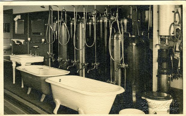 Verkaufsraum für Badeinrichtungen der Firma Carl Albrecht