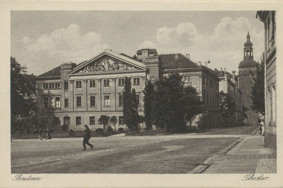 stadttheater-rietschel-giebel-69100-E_17-3