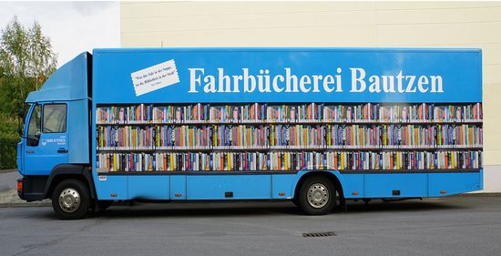 Fahrbücherei-Bus