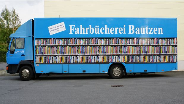 Fahrbücherei-Bus