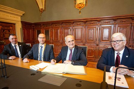 Botschafter der Republik Kroatien und sächsischer Honorarkonsul zu Besuch in Bautzen v.l. Landrat Udo Witschas, Oberbürgermeister Karsten Vogt, Botschafter S.E. Gordan Bakota und Honorarkonsul Dr. Peter Neumann