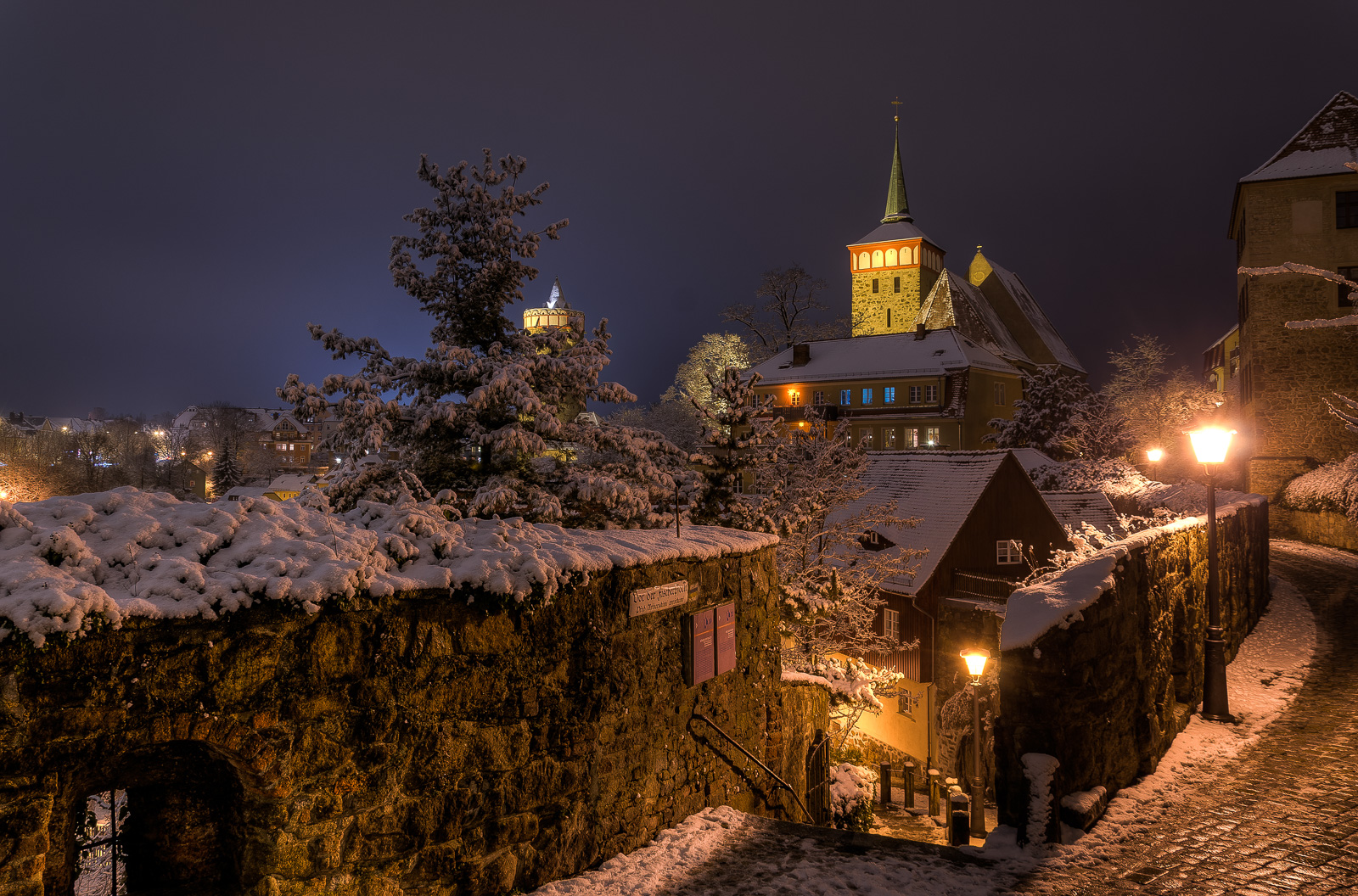 Winterabend An der Fischerpforte in Bautzen mit Blick auf die Michaeliskirche